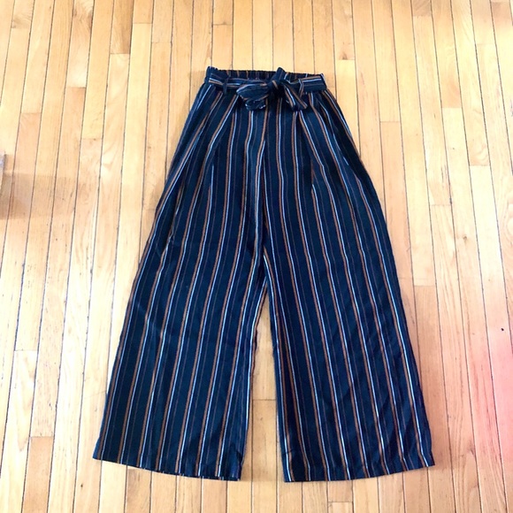 Urban Romantics Wide Leg Pants - Picture 2 of 5